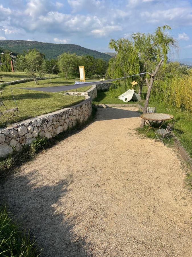 Les 4 Elements Bed & Breakfast Tourrettes-sur-Loup Bagian luar foto