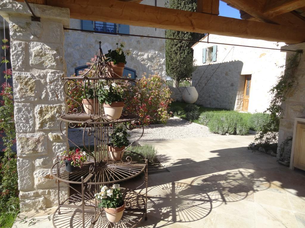 Les 4 Elements Bed & Breakfast Tourrettes-sur-Loup Bagian luar foto
